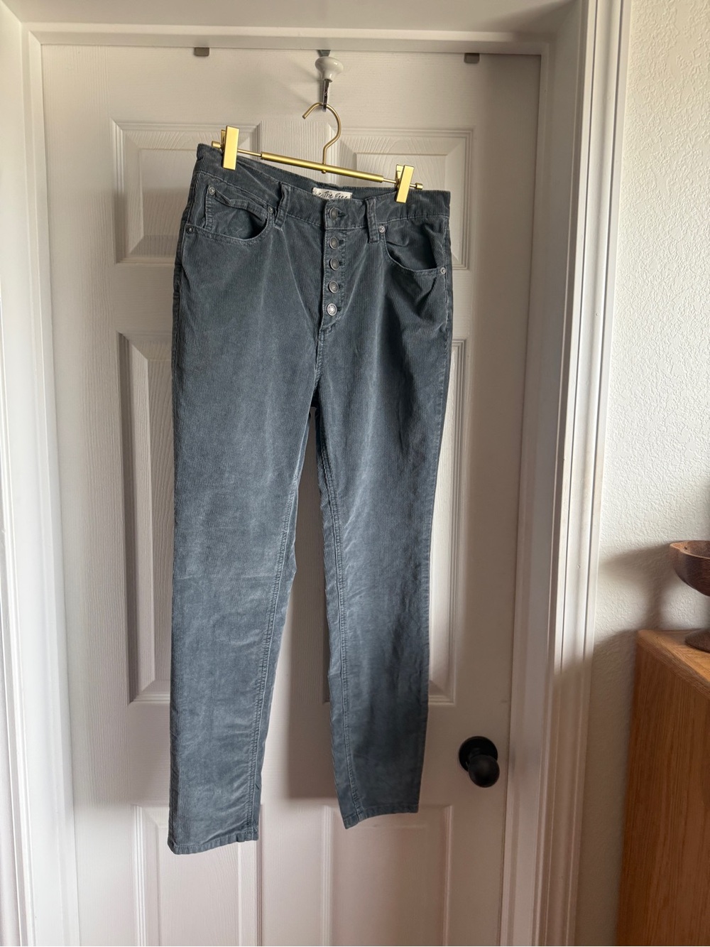 We The Free Skinny Button-Fly corduroy jeans  in Charcoal Gray